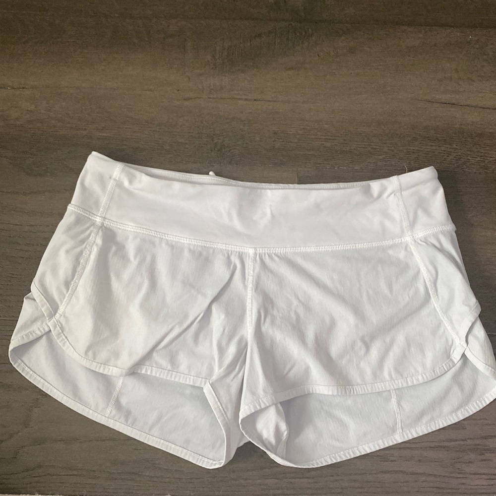 LULULEMON 2.5 inch White Speed Shorts Size  6